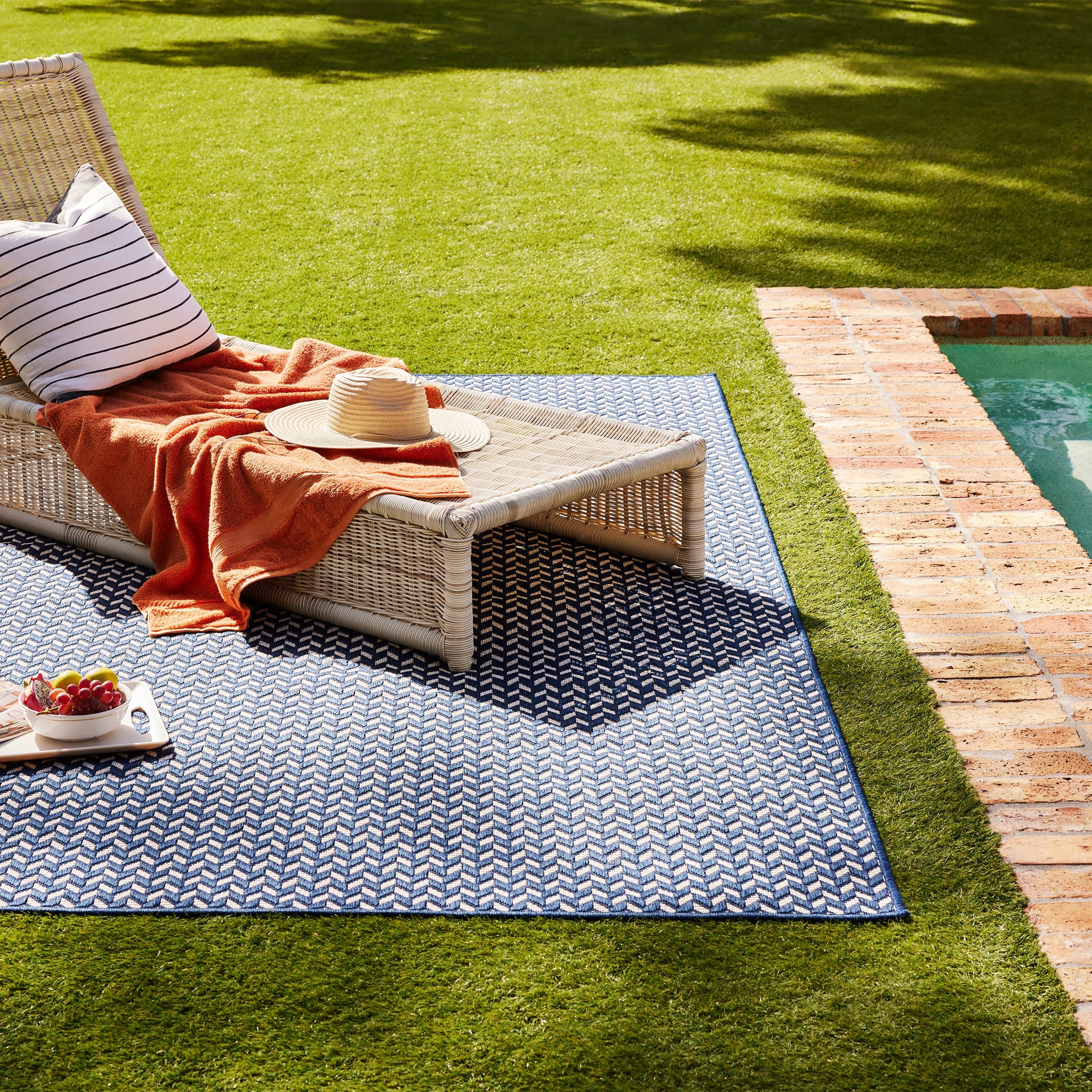 Taraji Herringbone Indoor/Outdoor Rug | Navy Secondary image